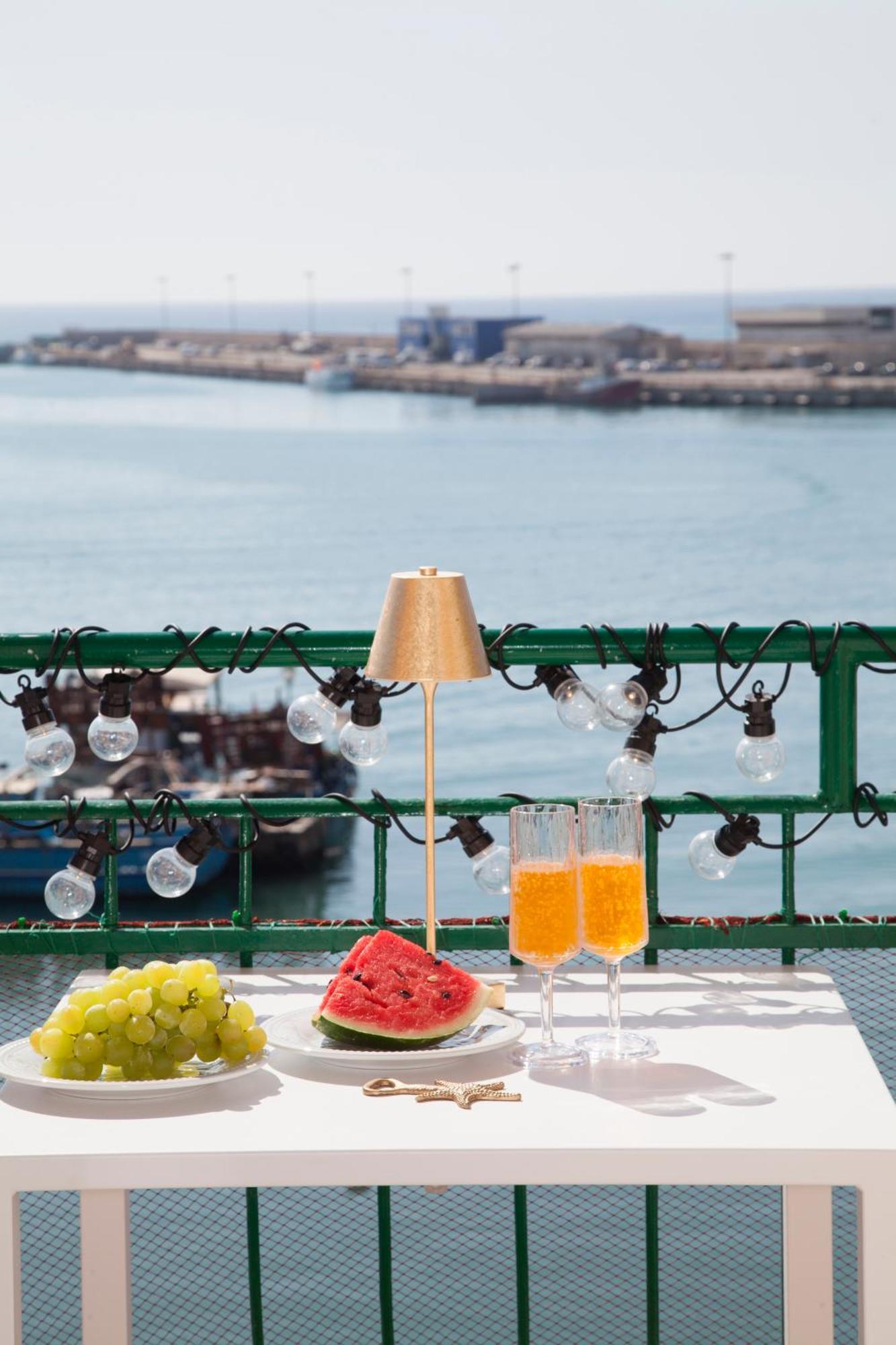La Finestra Sul Mare Central Apartment Vista Mare 安齐奥 外观 照片