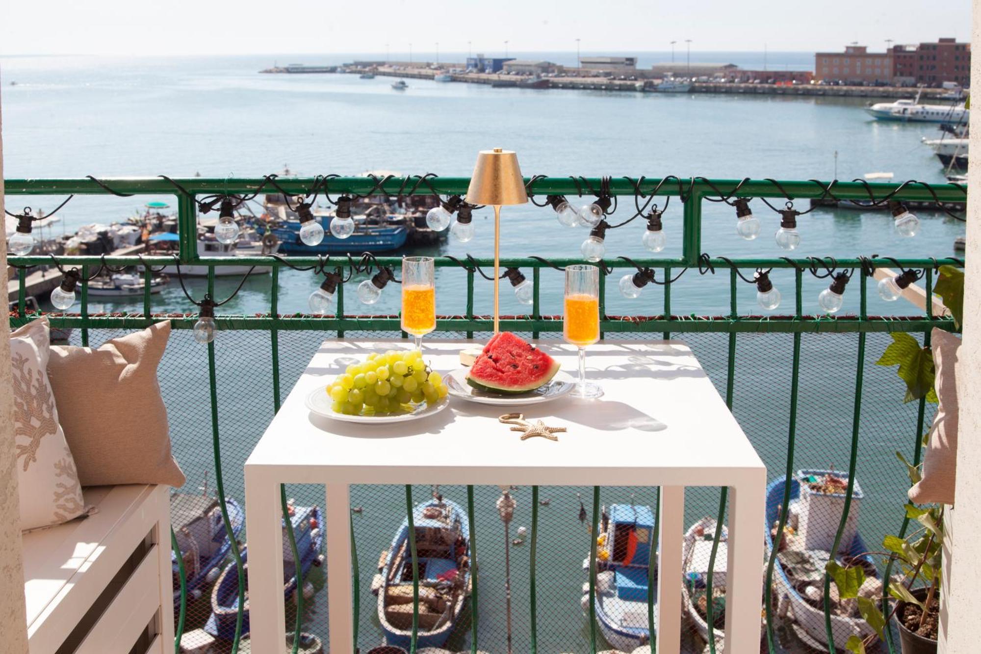 La Finestra Sul Mare Central Apartment Vista Mare 安齐奥 外观 照片